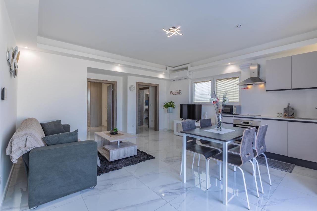 Terrace View-Stylish Two Bedrooms Fully Ac-Wifi Penthouse 음시다 외부 사진