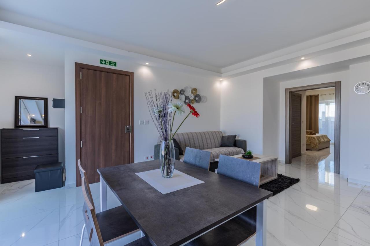 Terrace View-Stylish Two Bedrooms Fully Ac-Wifi Penthouse 음시다 외부 사진