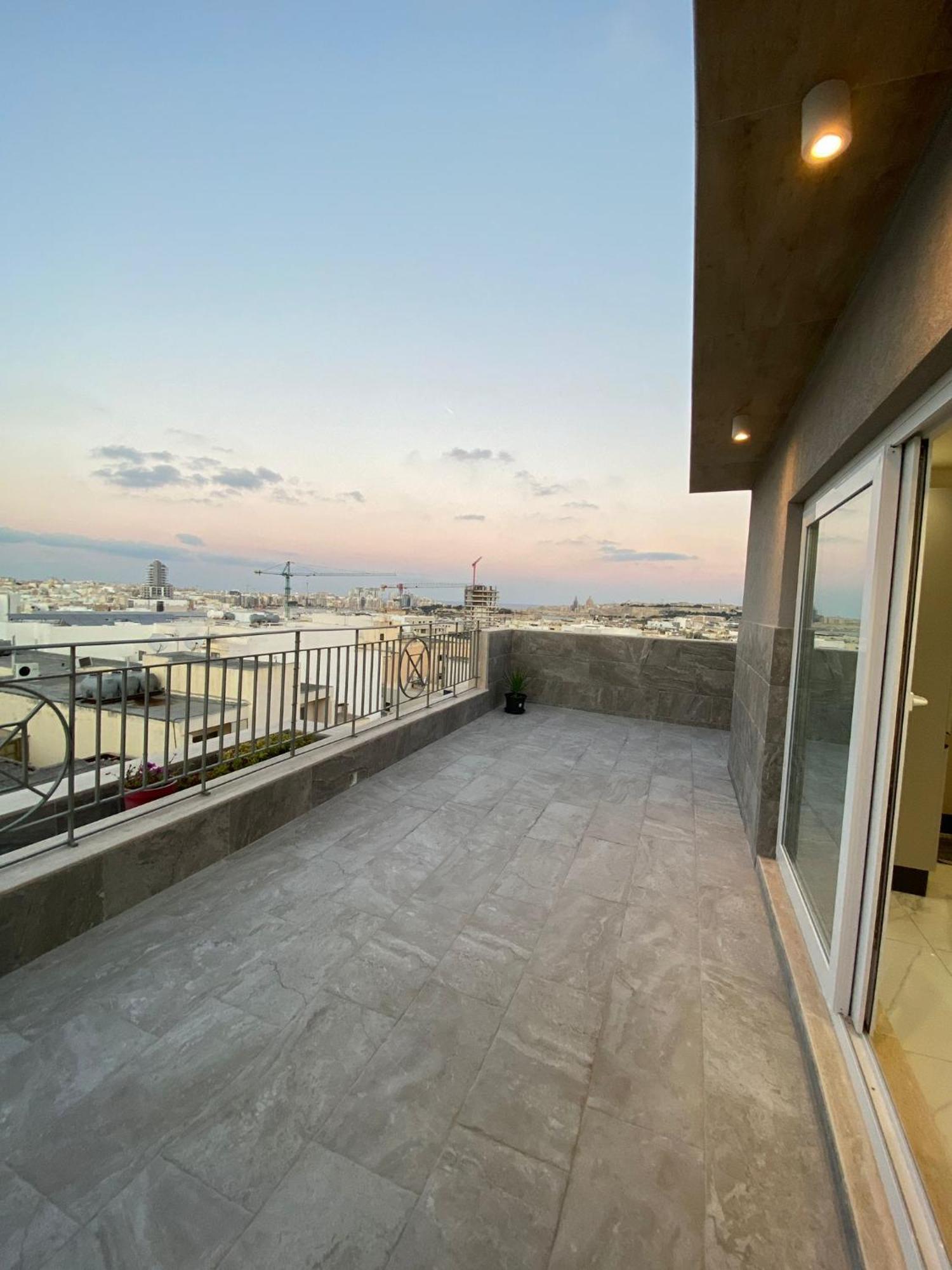 Terrace View-Stylish Two Bedrooms Fully Ac-Wifi Penthouse 음시다 외부 사진